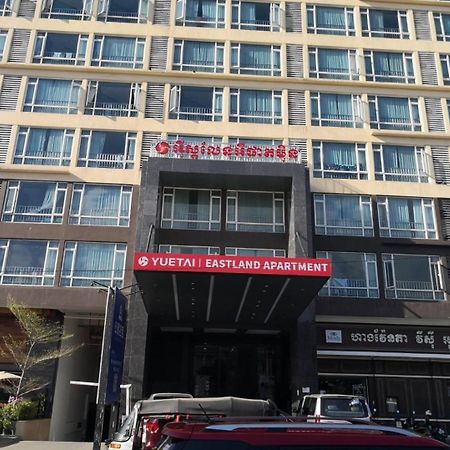 Eastland Hotel & Apartment Phnom Penh Bagian luar foto
