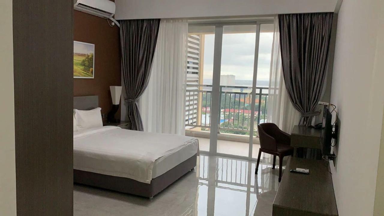 Eastland Hotel & Apartment Phnom Penh Bagian luar foto