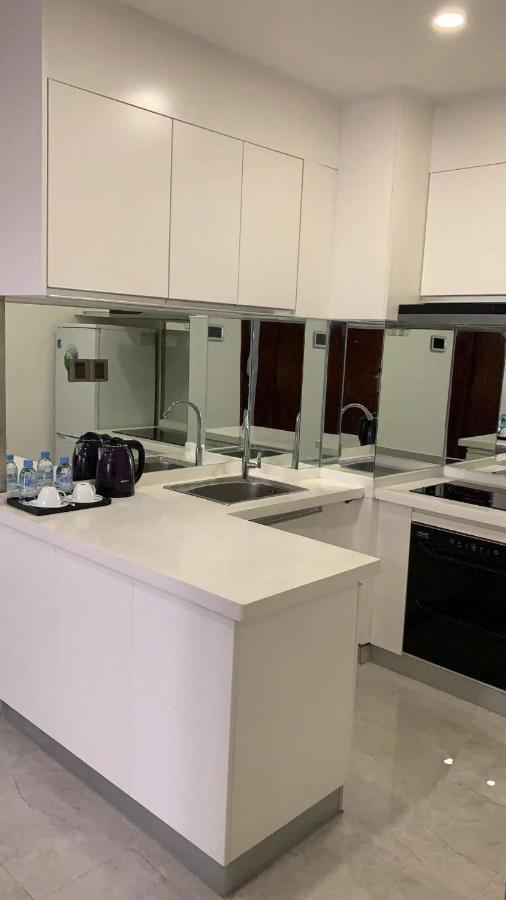 Eastland Hotel & Apartment Phnom Penh Bagian luar foto